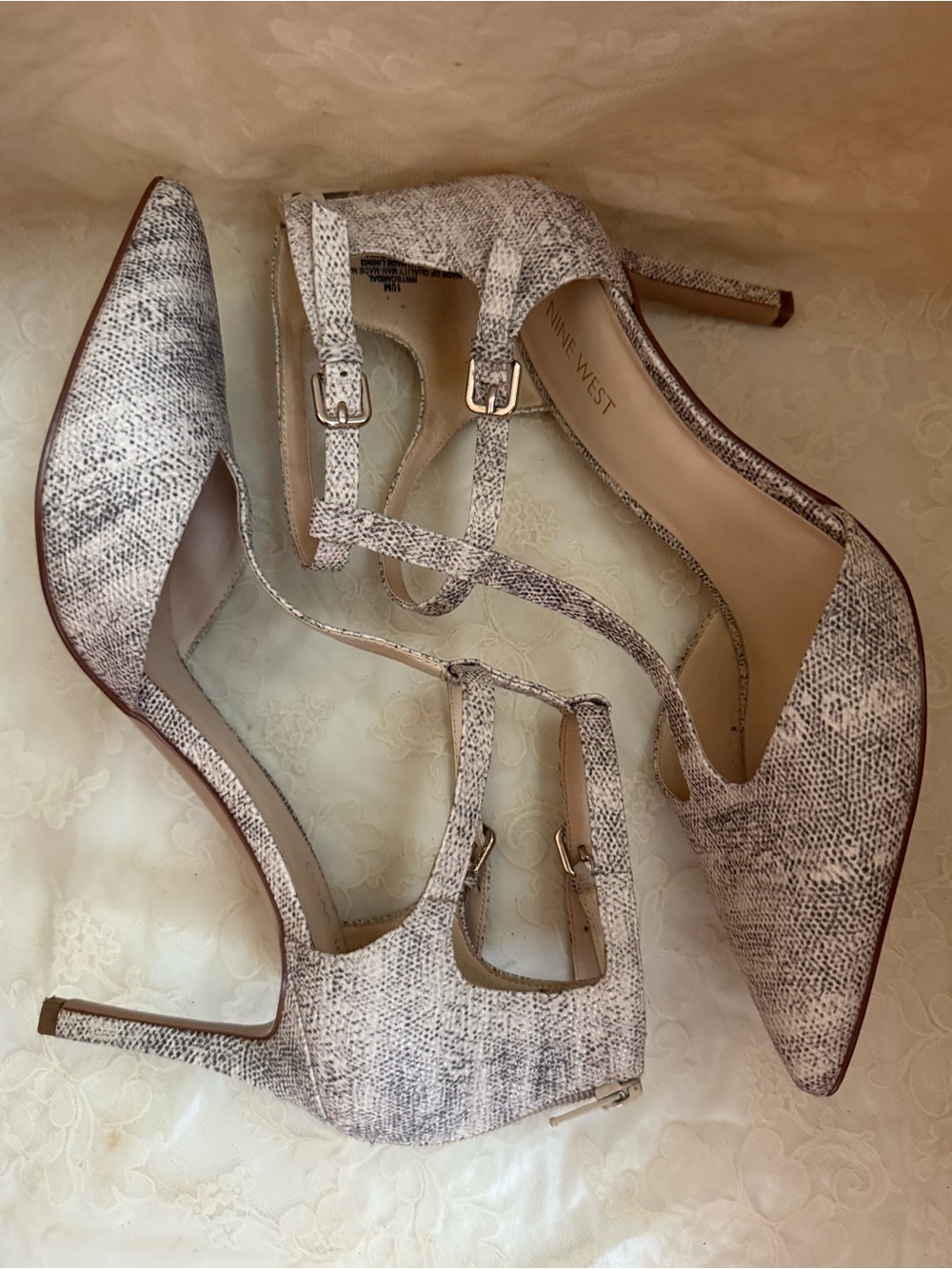 Nine West Textured Pointed-Toe Ankle-Strap Heels Gray Ivory Snake Date Night 10M